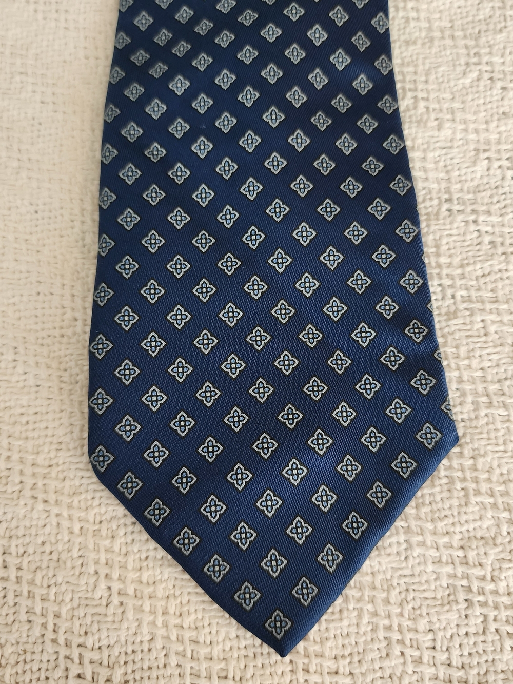 Pertini Vtg Men's 100% Silk Geometric Pattern Necktie Hand Made in Italy Blue